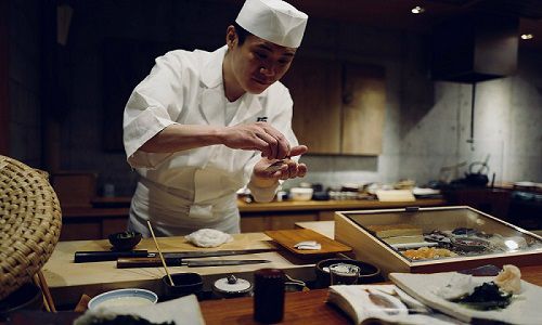 chef preparazione sushi